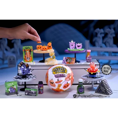 MGA's Miniverse Make It Mini Halloween 2025, Beetlejuice, Mini Collectibles: Includes Accessory Pieces, Polypropylene Material 7 MGA's Miniverse Make It Mini Halloween 2025, Beetlejuice, Mini Collectibles: Includes Accessory Pieces, Polypropylene Material - Image 5