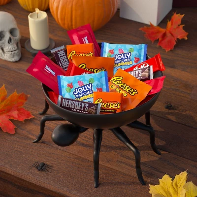 HERSHEY'S Chocolate And Sweets Assorted Halloween Candy Variety Bag - 34.09oz/70pc 7 HERSHEY'S Chocolate And Sweets Assorted Halloween Candy Variety Bag - 34.09oz/70pc - Image 5