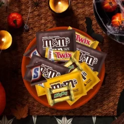 Mars - M&M's, Snickers, Twix, Milky Way Halloween Candy Mix Chocolate Variety Bag Bulk - 61.57oz/160ct -Target GUEST 42f6e61c ee22 437d 9f0b 9e653ecc2591