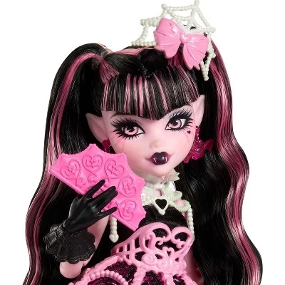 Monster High Scary Sweet Birthday Draculaura Doll In Party Dress With Balloon & Gift 5 Monster High Scary Sweet Birthday Draculaura Doll In Party Dress With Balloon & Gift - Image 3