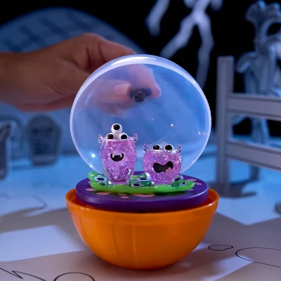 MGA's Miniverse Make It Mini Halloween 2025, Beetlejuice, Mini Collectibles: Includes Accessory Pieces, Polypropylene Material 5 MGA's Miniverse Make It Mini Halloween 2025, Beetlejuice, Mini Collectibles: Includes Accessory Pieces, Polypropylene Material - Image 3