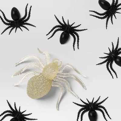 150ct Spiders Halloween Decorative Prop - Hyde And EEK! Boutique™: Plastic 4 150ct Spiders Halloween Decorative Prop - Hyde And EEK! Boutique™: Plastic - Image 2